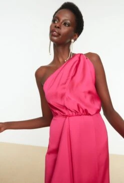 Trendyol Vrouwen Een Schouder Asymmetrische Kraag Omslag Jurk 15 Trendyol Vrouwen Een Schouder Asymmetrische Kraag Omslag Jurk -Trendyo Trendy Winkel 817x1200 10