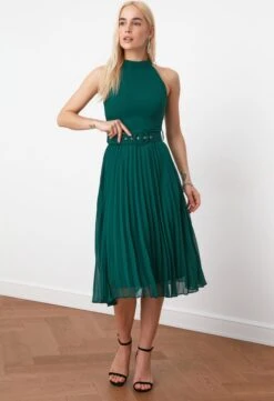 Trendyol Vrouwen Raglan Mouw Halternek A-lijn Jurk 17 Trendyol Vrouwen Raglan Mouw Halternek A-lijn Jurk -Trendyo Trendy Winkel 822x1200 25