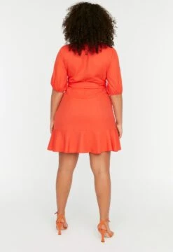 Trendyol Vrouwen Standaard Mouw V-hals Omslag Plus Size Jurk -Trendyo Trendy Winkel 823x1200 32