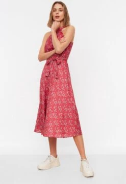 Trendyol Vrouwen Standaard Mouw Halternek A-lijn Jurk 22 Trendyol Vrouwen Standaard Mouw Halternek A-lijn Jurk -Trendyo Trendy Winkel 825x1200 3
