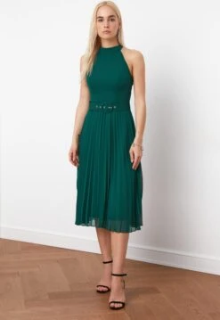 Trendyol Vrouwen Raglan Mouw Halternek A-lijn Jurk -Trendyo Trendy Winkel 825x1200 4