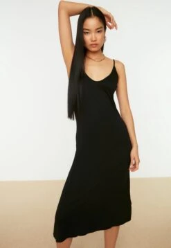 Trendyol Vrouwen Standaard Mouw V-hals Asymmetrisch Jurk -Trendyo Trendy Winkel 827x1200 4