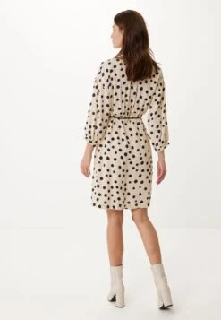 Mexx Fake Wrap Jurk All Over Print Dames - Zand - Maat 42 -Trendyo Trendy Winkel 830x1200 2