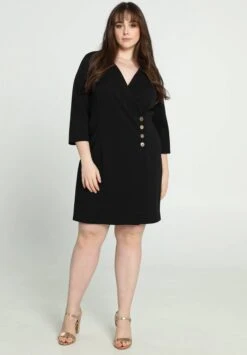 Promiss Halflange, Effen Jurk Met Valse Wikkelkraag En Decoratieve Knopen -Trendyo Trendy Winkel 835x1200 6