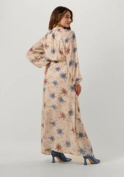 Sofie Schnoor S231287 Jurken Dames - Rok - Jurk - Zand - Maat XL 7 Sofie Schnoor S231287 Jurken Dames - Rok - Jurk - Zand - Maat XL -Trendyo Trendy Winkel 840x1200 261