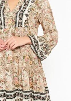 LOLALIZA Babydoll Jurk Met Paisleyprint - Taupe - Maat XL -Trendyo Trendy Winkel 846x1200 55