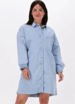 NA-KD Raw Edge Denim Dress Dames Jurk - Maat 36 -Trendyo Trendy Winkel 866x1200 1